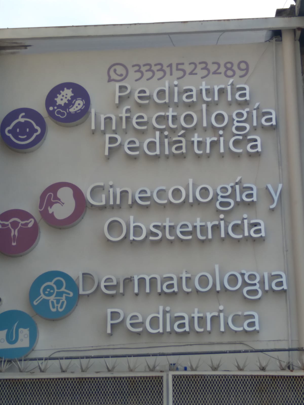 Anuncios en acrilico en letras 3D