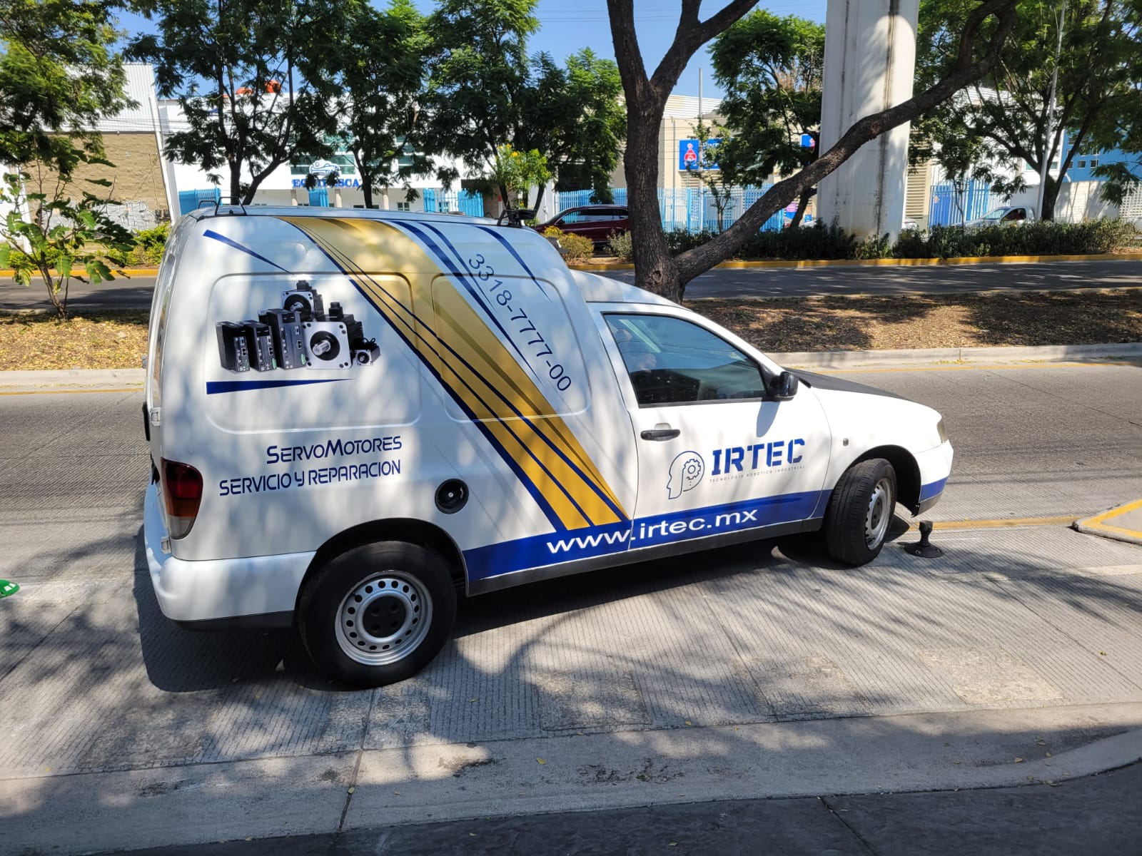 Rotulación de vinilo para autos en Guadalajara